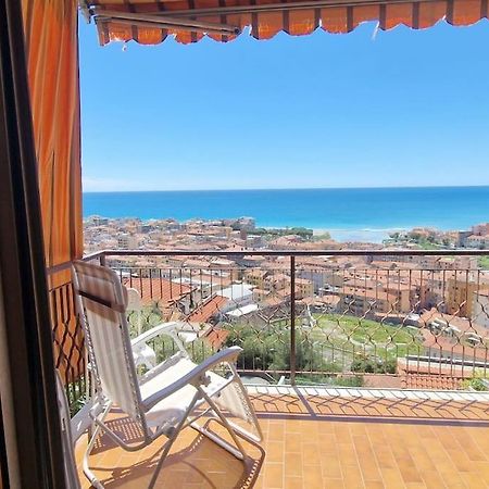 Thekeystudio, La Casa Del Mare Azzurro With Seaview Вентимилья Экстерьер фото