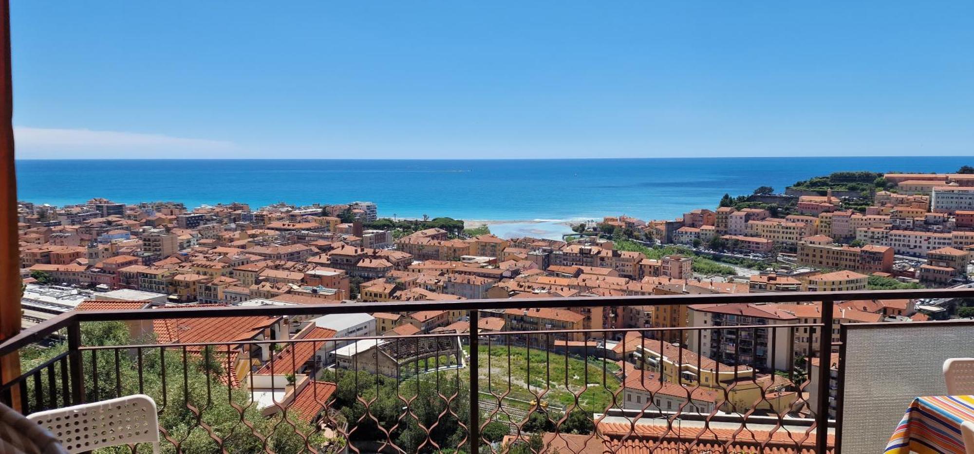 Thekeystudio, La Casa Del Mare Azzurro With Seaview Вентимилья Экстерьер фото