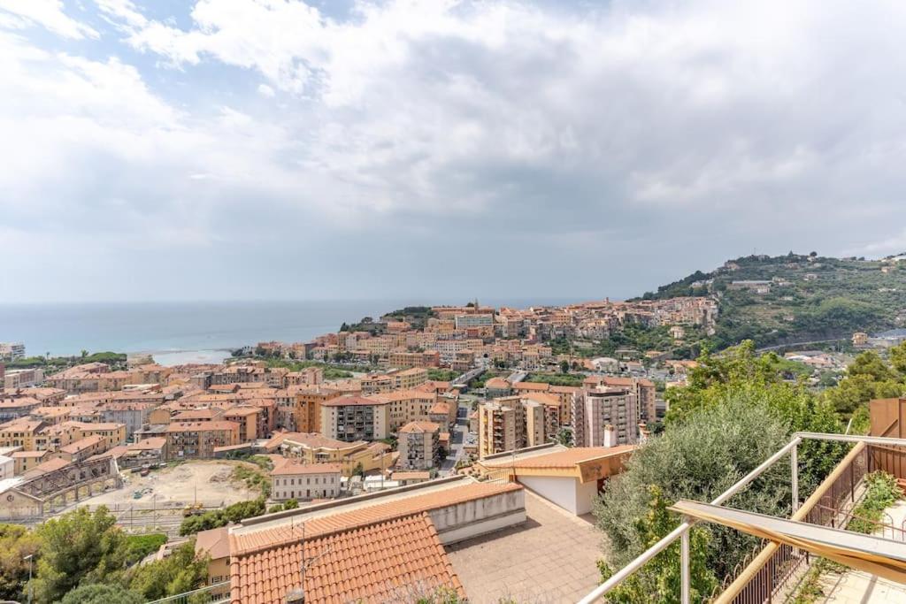 Thekeystudio, La Casa Del Mare Azzurro With Seaview Вентимилья Экстерьер фото