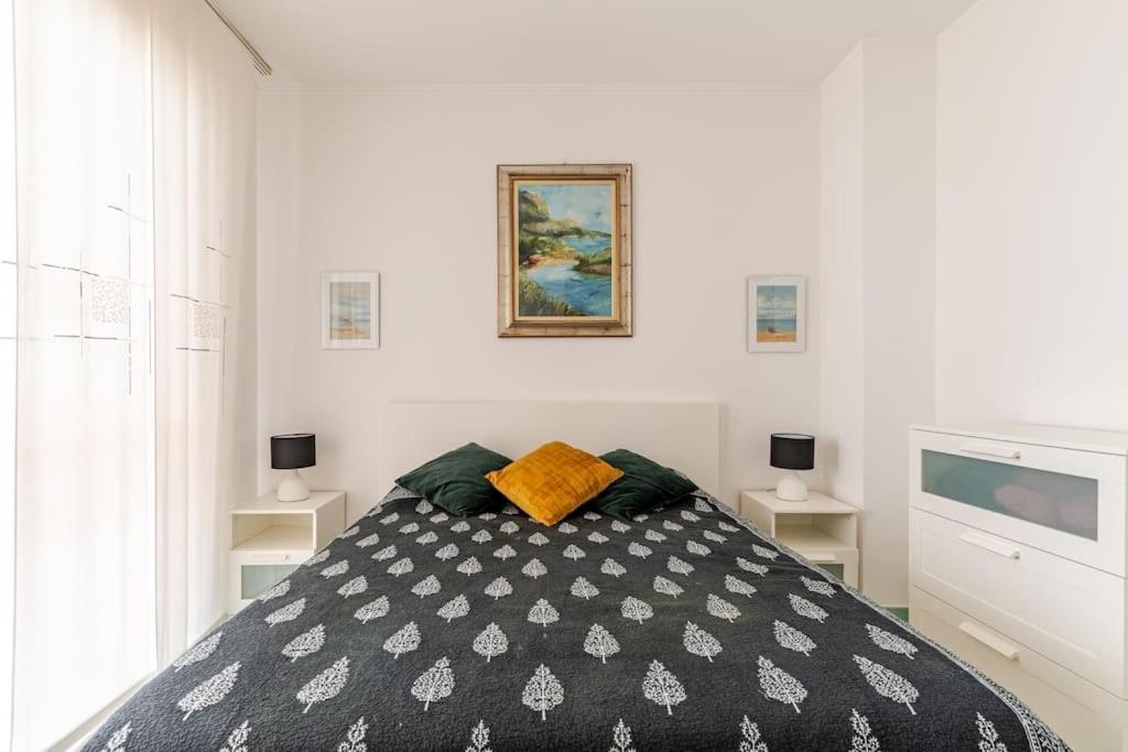 Thekeystudio, La Casa Del Mare Azzurro With Seaview Вентимилья Экстерьер фото