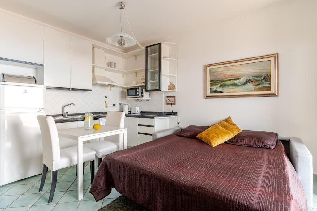 Thekeystudio, La Casa Del Mare Azzurro With Seaview Вентимилья Экстерьер фото