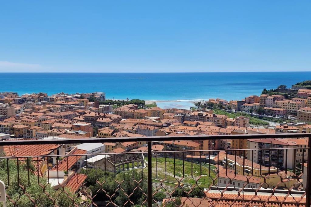 Thekeystudio, La Casa Del Mare Azzurro With Seaview Вентимилья Экстерьер фото